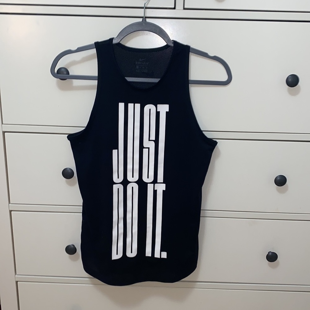 Nike Bundle: 3 Tanks, 2 Shorts - image 3